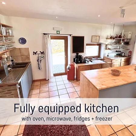 別荘 Paulis Cozy 4-bedroom Vacation - With 4 Bathrooms Sun Terrace & Sauna, To Hike & Bike, To Chil & Meet *