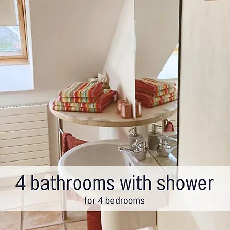 Paulis Cozy 4-bedroom Vacation - With 4 Bathrooms Sun Terrace & Sauna, To Hike & Bike, To Chil & Meet בולאנז'